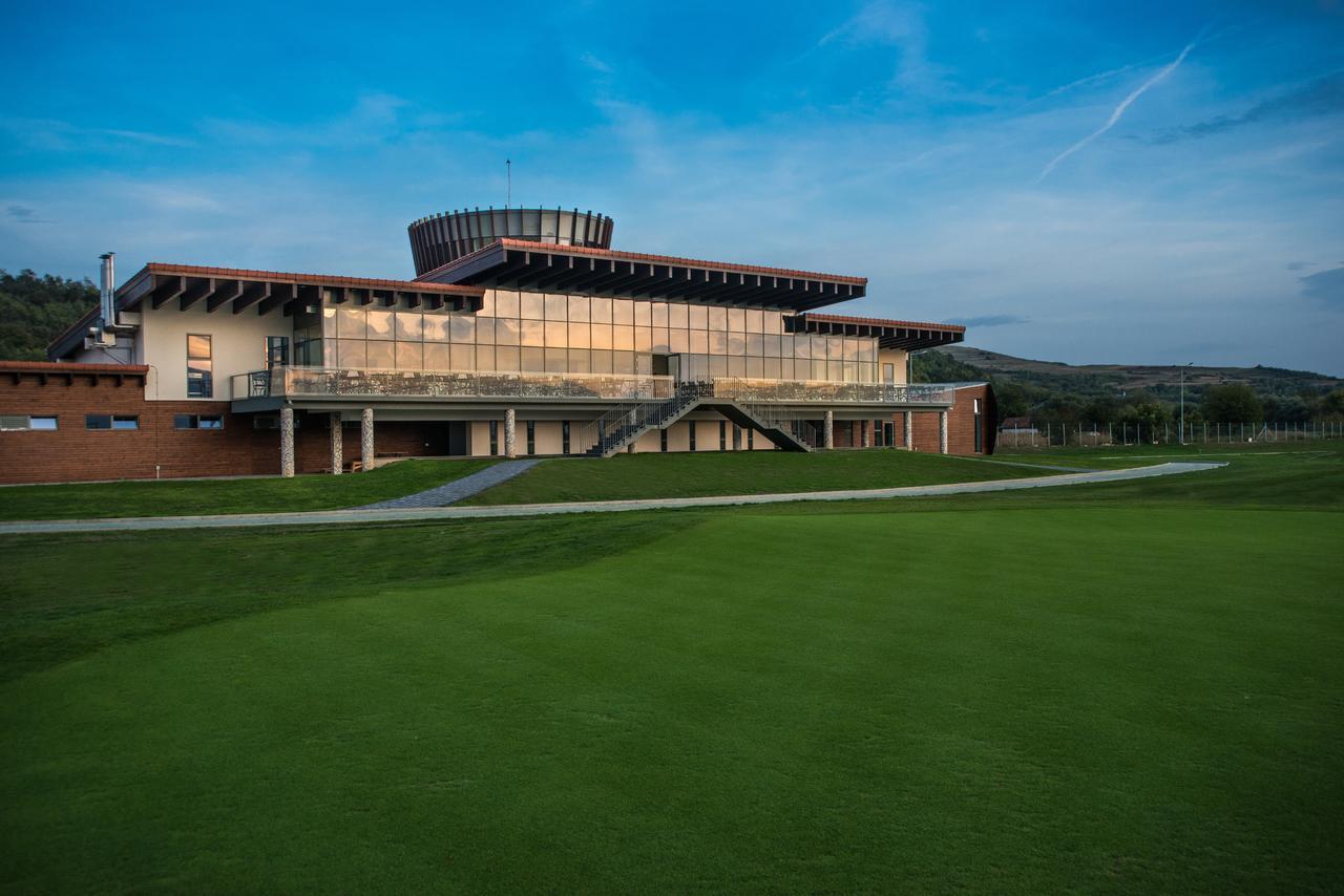 Theodora Golf Club Hotel Alba Iulia Eksteriør billede