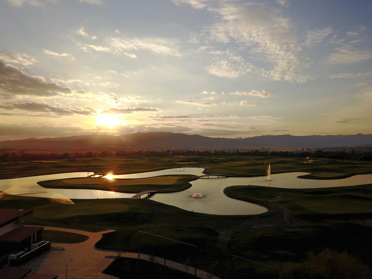 Theodora Golf Club Hotel Alba Iulia Eksteriør billede