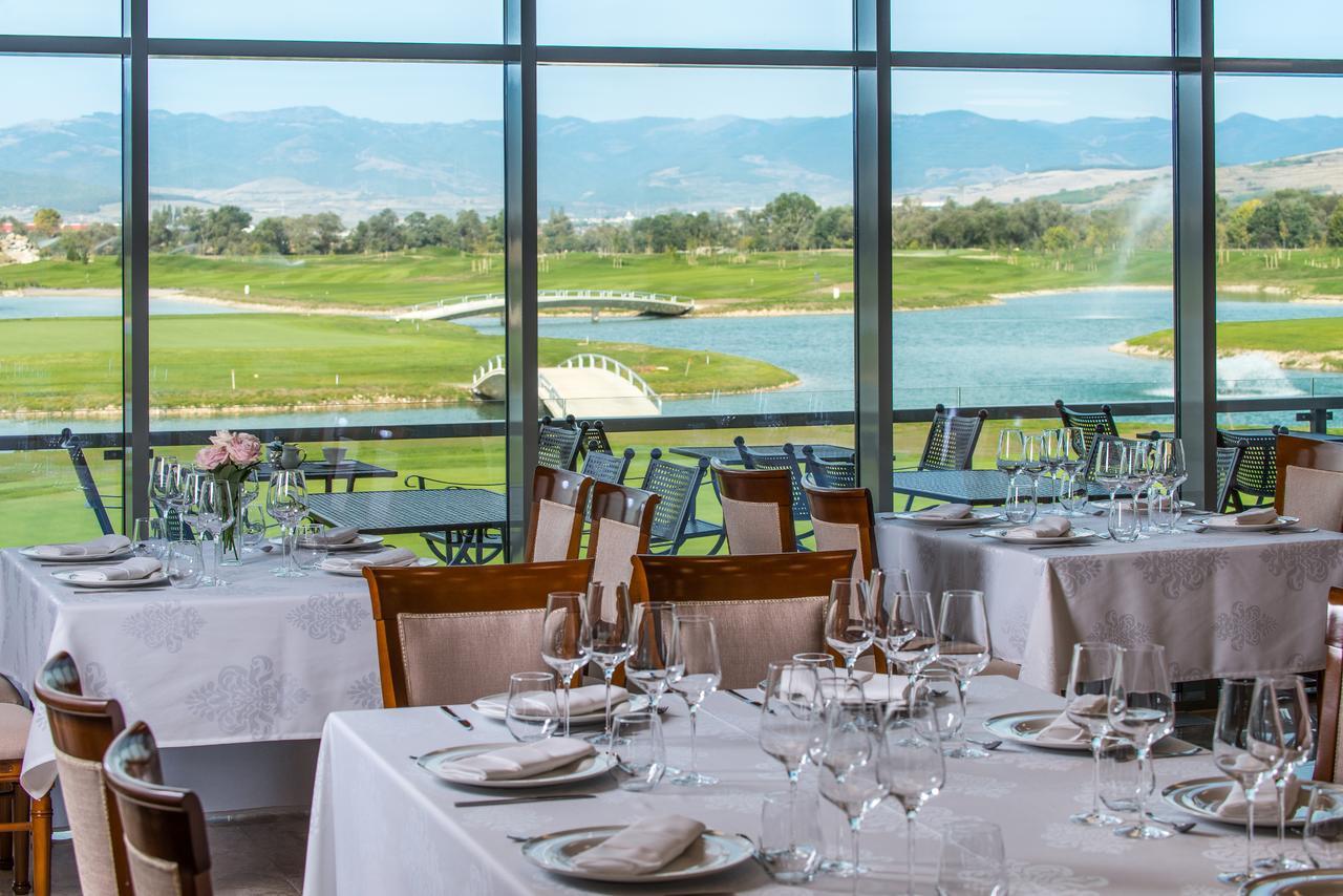 Theodora Golf Club Hotel Alba Iulia Eksteriør billede