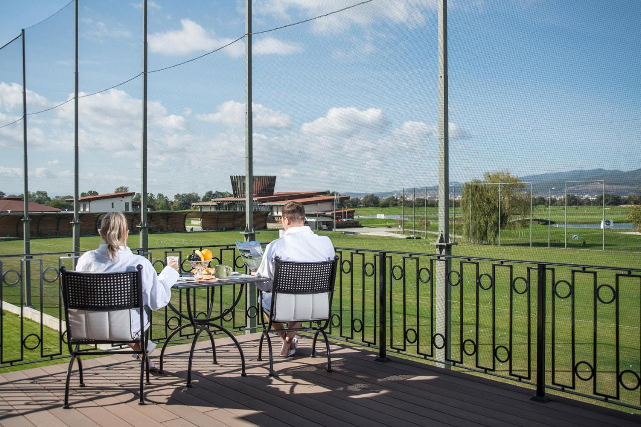 Theodora Golf Club Hotel Alba Iulia Eksteriør billede